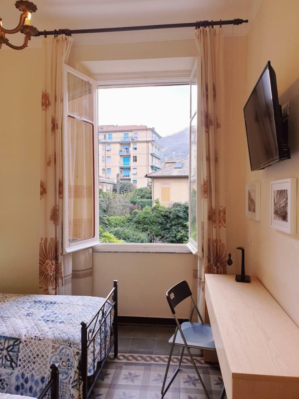 Edera Hotel Леванто Екстериор снимка
