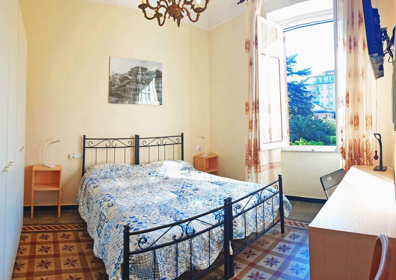 Edera Hotel Леванто Екстериор снимка